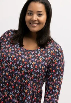 Ulla Popken MIDI, BLUMEN MUSTER, RUNDHALS, 3/4-ÄRMEL - Sukienka Z Dżerseju - Multicolor Schwarz -Ulla Popken 03a54a726a564e5fb883e6ed2f17c4d4