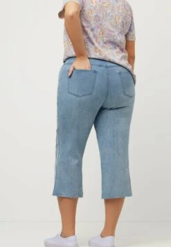 Ulla Popken MARY - Jeansy Dzwony - Blue Denim -Ulla Popken 03c3e97ac2d44a06a5046934b7e3a7f3