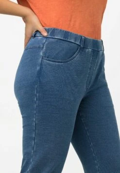 Ulla Popken SIENNA SMALLE PIJPEN ELASTISCHE BAND - Jeansy Slim Fit - Blue Denim -Ulla Popken 0ce6d2b49f9a4b61897a10971534cdb0