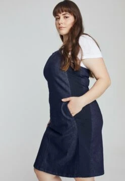 Ulla Popken Sukienka Jeansowa - Dark Blue Denim -Ulla Popken 0ef528a1dcea4a8488efe2ff3234014e