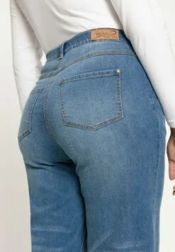 Ulla Popken Jeansy Straight Leg - Light Denim Blue -Ulla Popken 14bea190cea54c9fa83160d4802b8e35