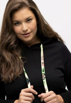 Ulla Popken RUFFLE HEM A LINE FIT - Bluza Z Kapturem - Black -Ulla Popken 27bbb35757514756b52a0acf1b93ac51