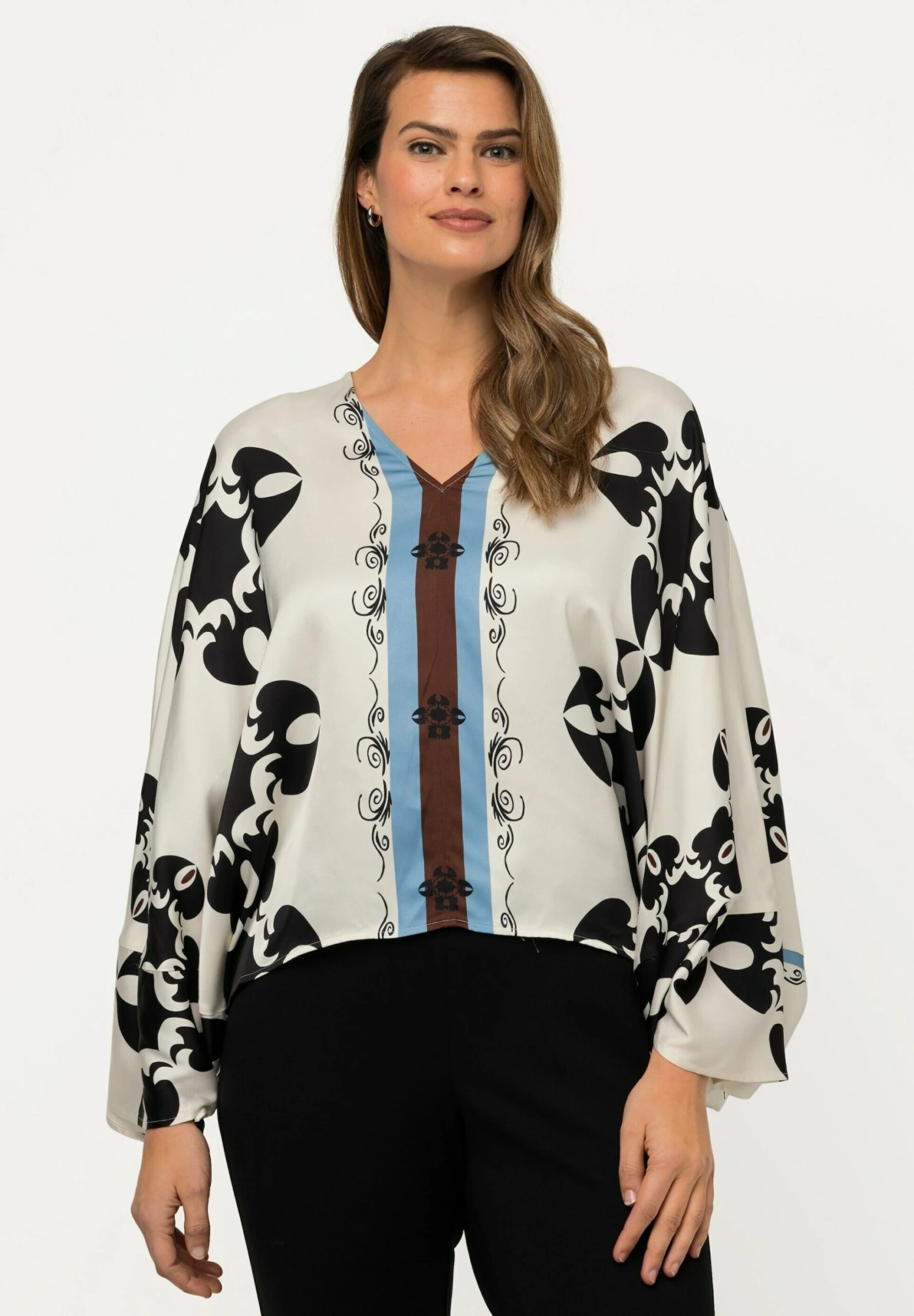 Ulla Popken À COL EN V ET MANCHES 3/4, IMPRIMÉ GRAPHIQUE - Bluzka - Blanc Cassé 3 Ulla Popken À COL EN V ET MANCHES 3/4, IMPRIMÉ GRAPHIQUE - Bluzka - Blanc Cassé