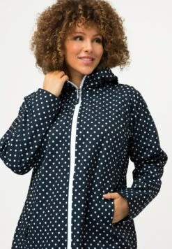 Ulla Popken Kurtka Przeciwdeszczowa - Marine -Ulla Popken 372d7e6e674f4b7cae1400765b29fa57