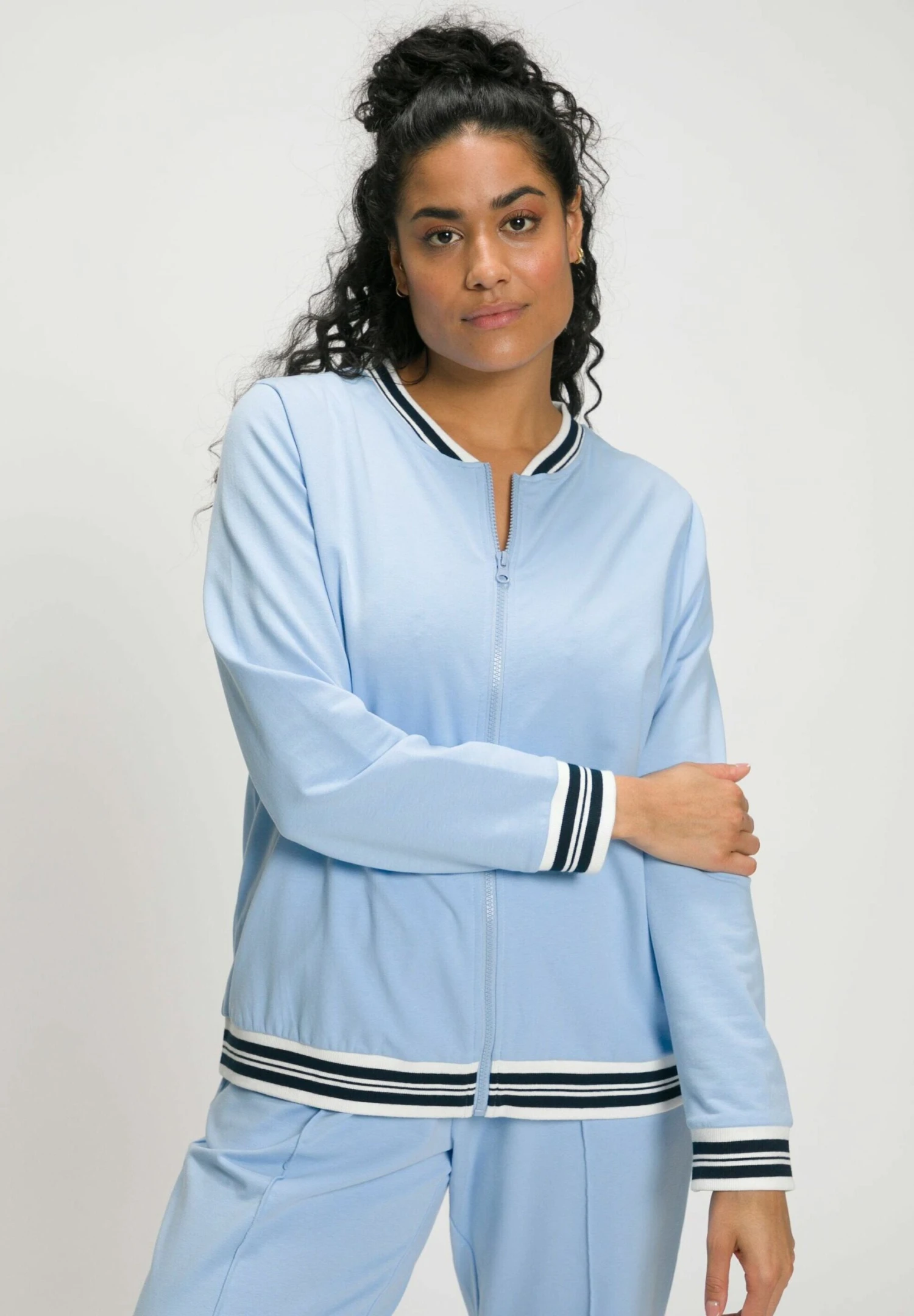 Ulla Popken Bluza Rozpinana - Eisblau 3 Ulla Popken Bluza Rozpinana - Eisblau