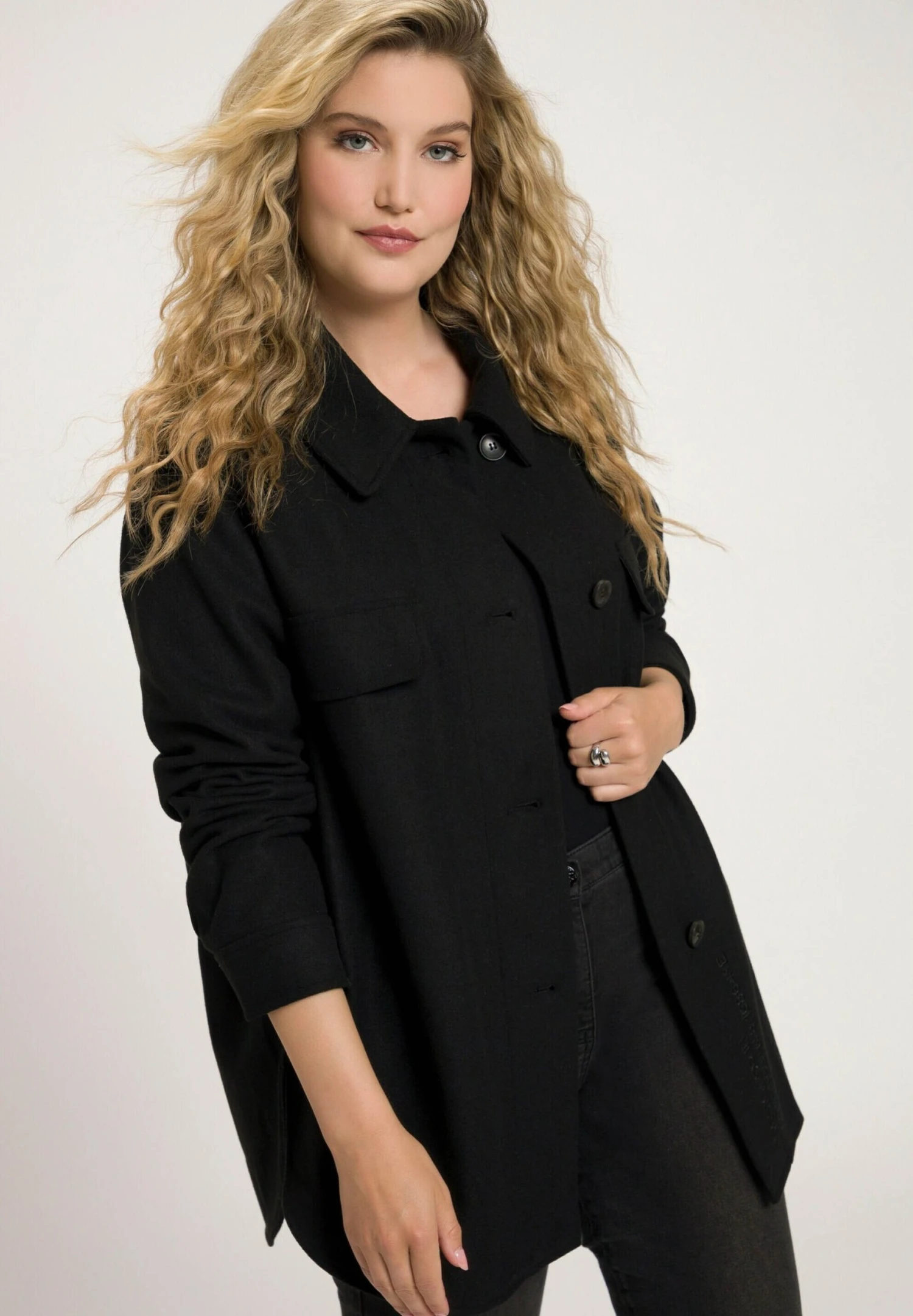 Ulla Popken Klasyczny Płaszcz - Noir 6 Ulla Popken Klasyczny Płaszcz - Noir - obrazek 4