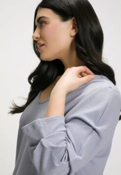 Ulla Popken MANCHES - Bluza - Light Blue 8 Ulla Popken MANCHES - Bluza - Light Blue -Ulla Popken 61fb8de83a034f20a5f637d3ffff6317