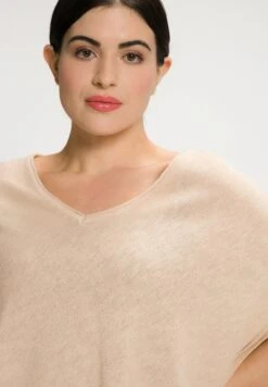 Ulla Popken Ponczo - Beige -Ulla Popken 636222fd10e34f7dbdd1c821deb3c365