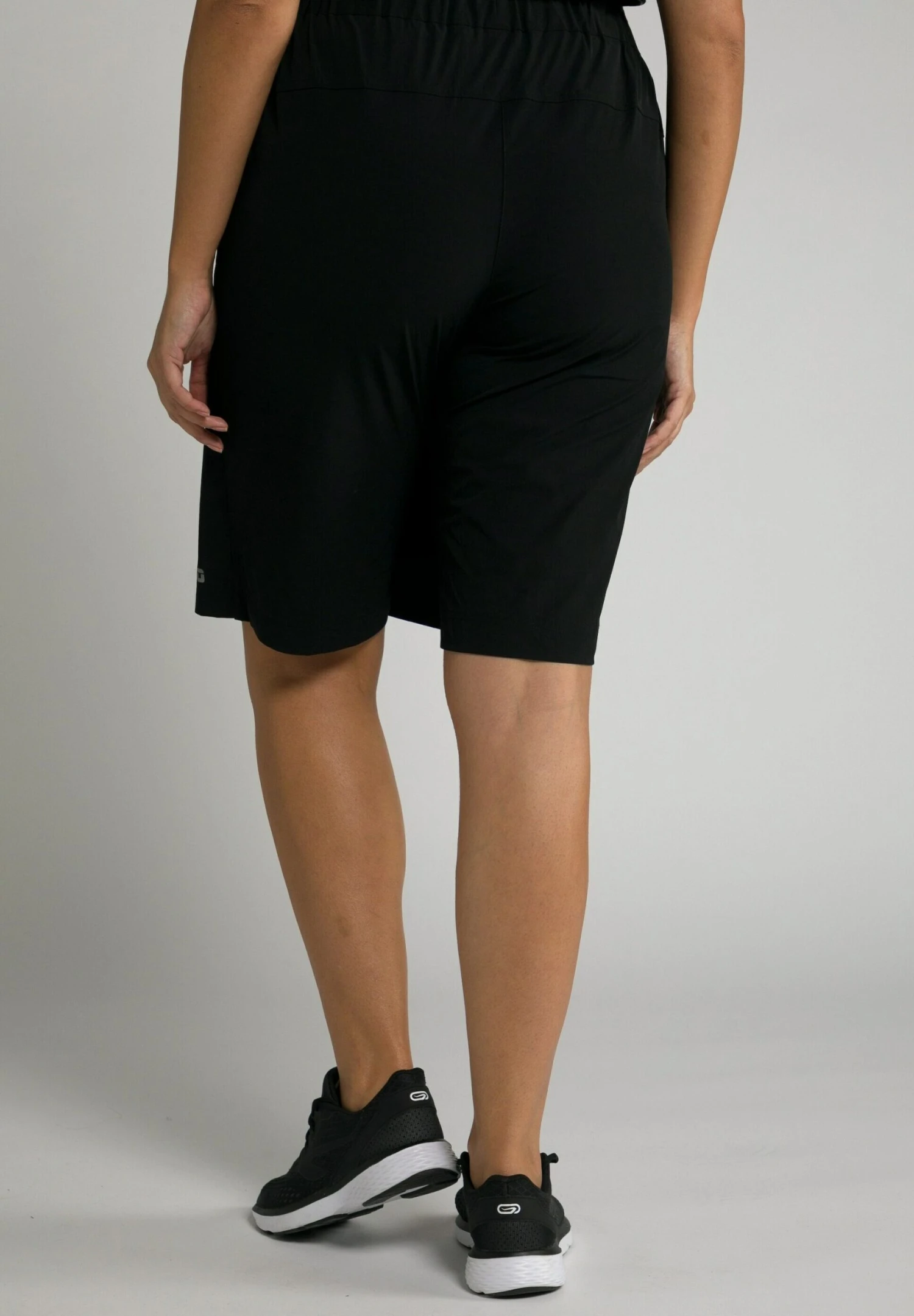 Ulla Popken Szorty - Schwarz 5 Ulla Popken Szorty - Schwarz - obrazek 3