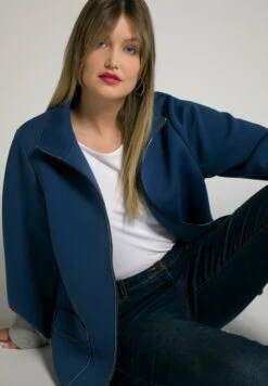 Ulla Popken Krótki Płaszcz - Bleu Voile Clair -Ulla Popken 6f48038f2b5c47428f50f7db91c80dac