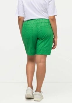 Ulla Popken Szorty - Vert Gazon -Ulla Popken 76b2428675b24ac9a86fc52ec8c53d2f