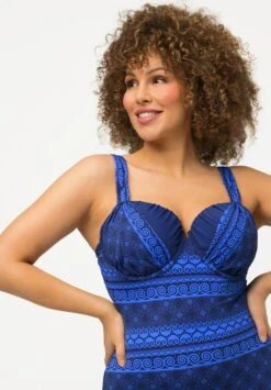 Ulla Popken ORNAMENTEN BEUGELS SOFTCUPS RUCHES - Kostium Kąpielowy - Paarsblauw 9 Ulla Popken ORNAMENTEN BEUGELS SOFTCUPS RUCHES - Kostium Kąpielowy - Paarsblauw -Ulla Popken 85f9b6a3a4834708b64eff88559f1669