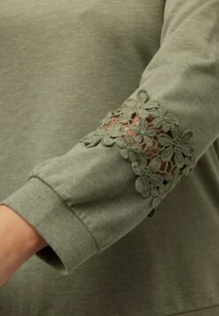 Ulla Popken Bluza - Reed Green 10 Ulla Popken Bluza - Reed Green -Ulla Popken 8b277c720bb84350a26e4918b15a8223