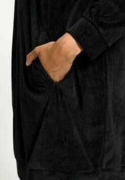 Ulla Popken Koszulka Do Spania - Black 9 Ulla Popken Koszulka Do Spania - Black -Ulla Popken 984c009d4f2d42aab39114fe09383ae2