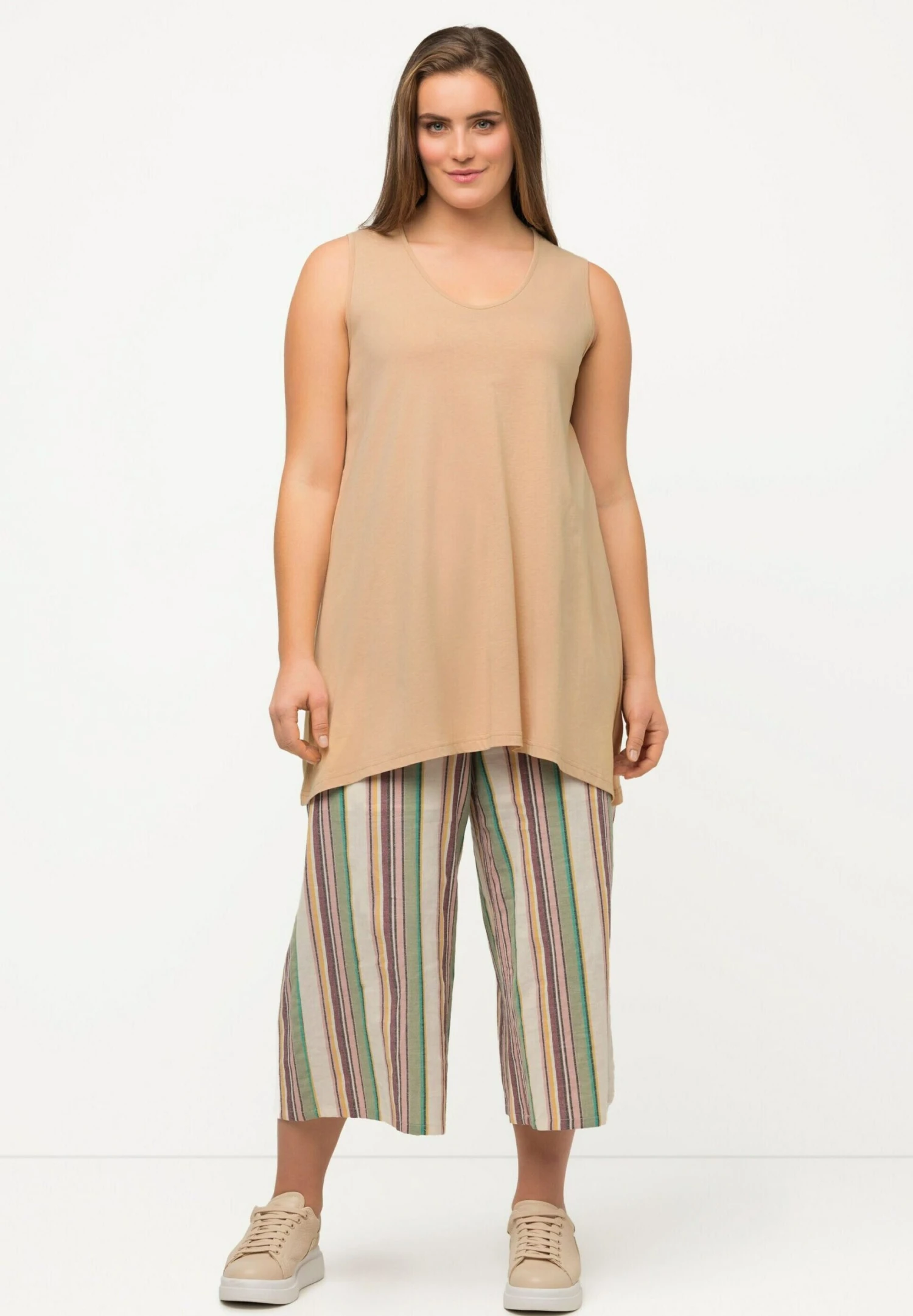 Ulla Popken A-LINIE V-AUSSCHNITT ÄRMELLOS - Top - Beige 3 Ulla Popken A-LINIE V-AUSSCHNITT ÄRMELLOS - Top - Beige