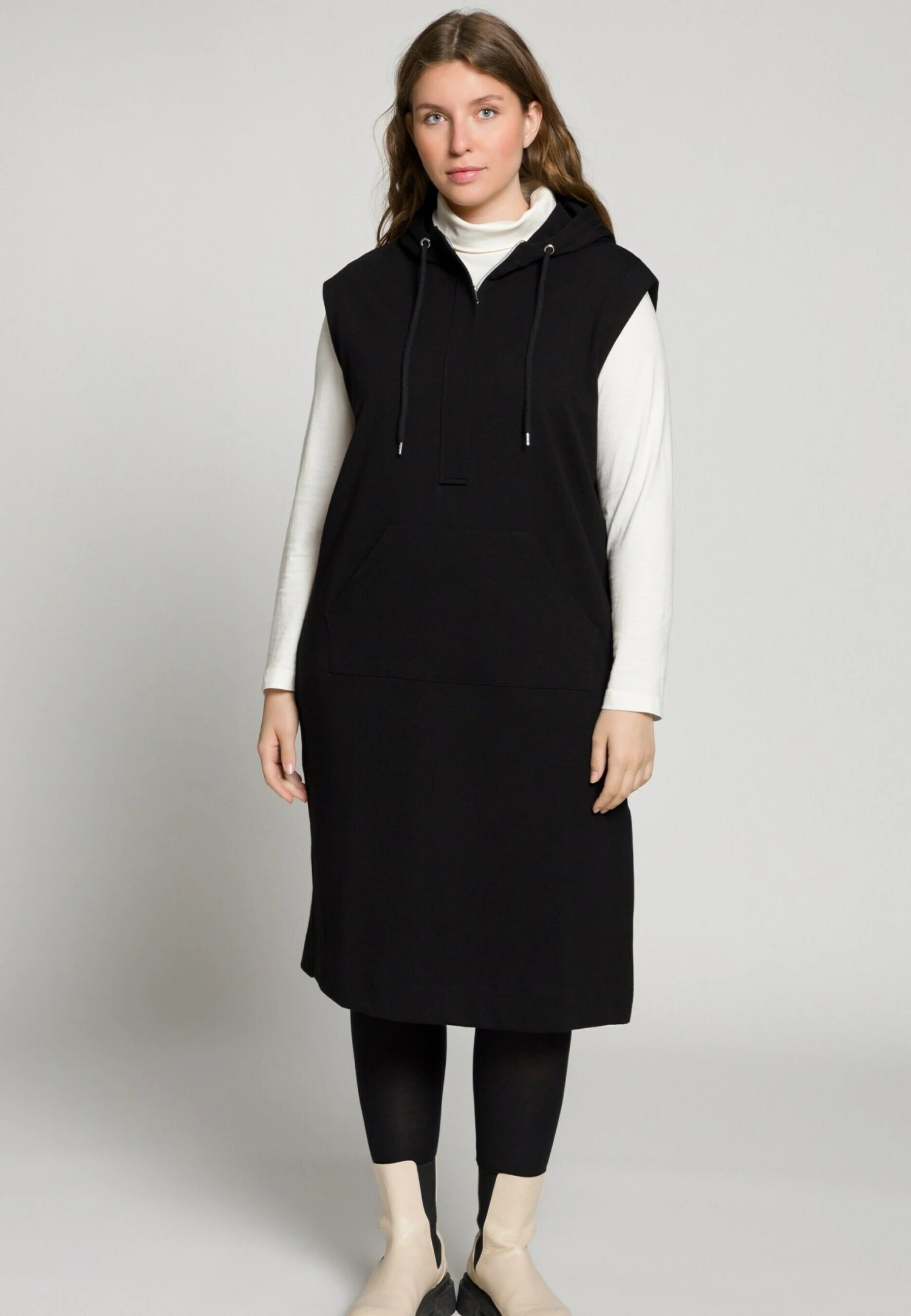 Ulla Popken Bluza Z Kapturem - Noir 4 Ulla Popken Bluza Z Kapturem - Noir - obrazek 2