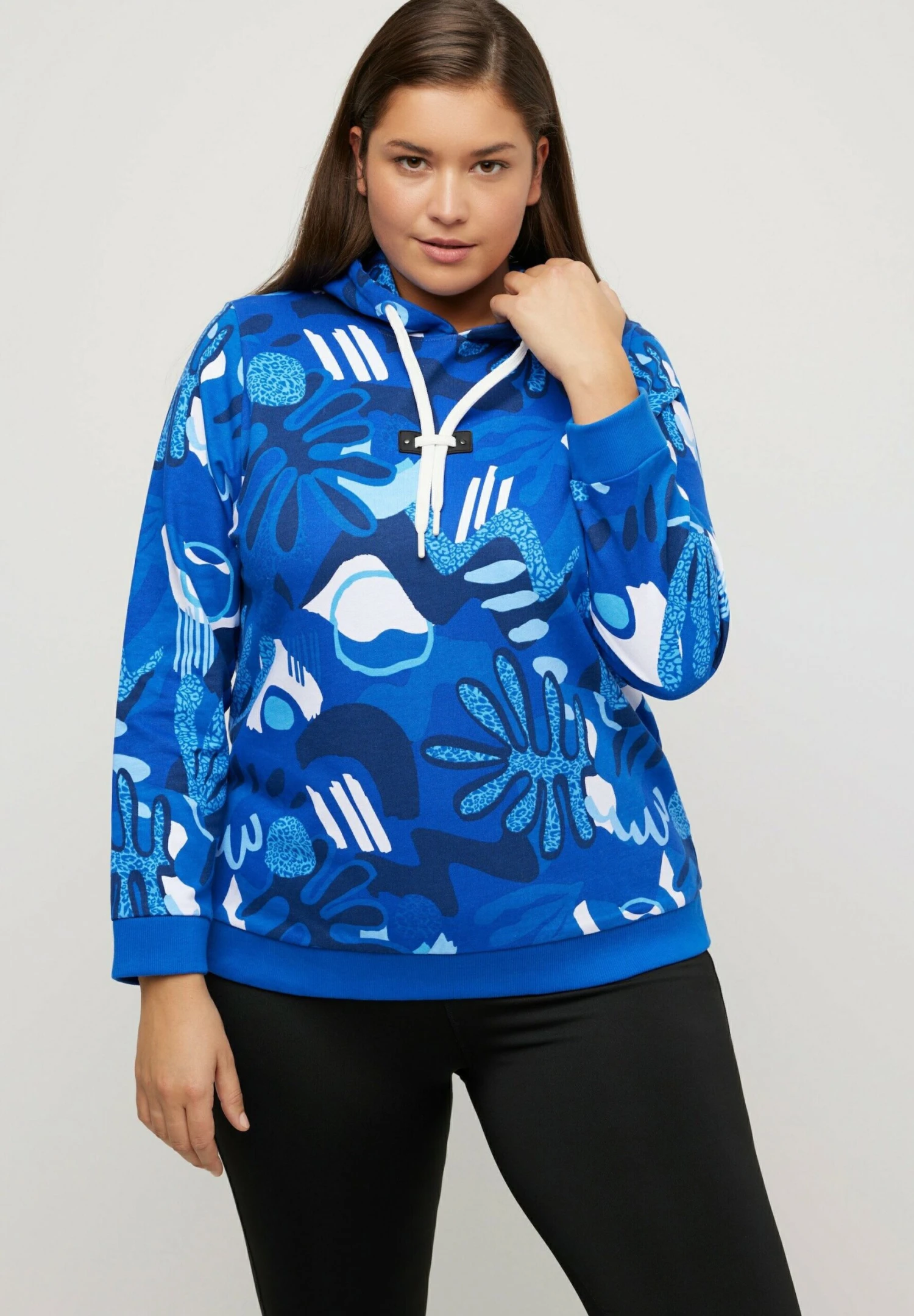 Ulla Popken EXTRAWEICH BEDRUCKT LANGARM - Bluza Z Kapturem - Royalblau 3 Ulla Popken EXTRAWEICH BEDRUCKT LANGARM - Bluza Z Kapturem - Royalblau