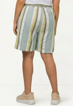 Ulla Popken Szorty - Light Moss Green -Ulla Popken d3012e6422cd496388915810a16e8b50