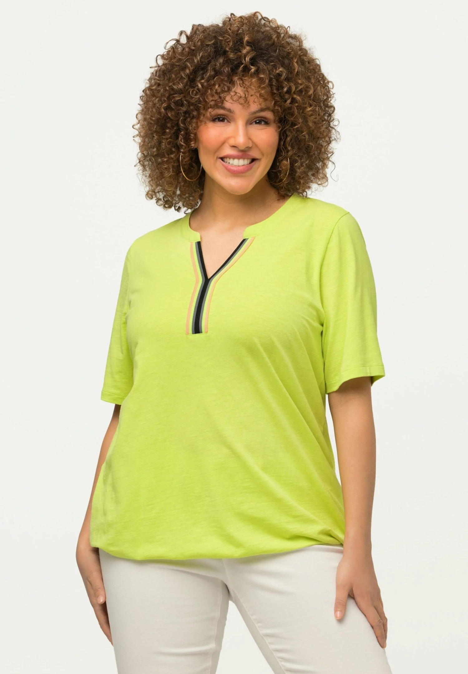 Ulla Popken À MANCHES COURTES ET COL RUBAN À RAYURES - T-shirt Z Nadrukiem - Vert Citron 6 Ulla Popken À MANCHES COURTES ET COL RUBAN À RAYURES - T-shirt Z Nadrukiem - Vert Citron - obrazek 4