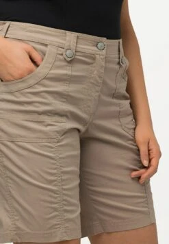 Ulla Popken Szorty - Mastic -Ulla Popken e7c2b48b490b45de9e48c24b21d1695c