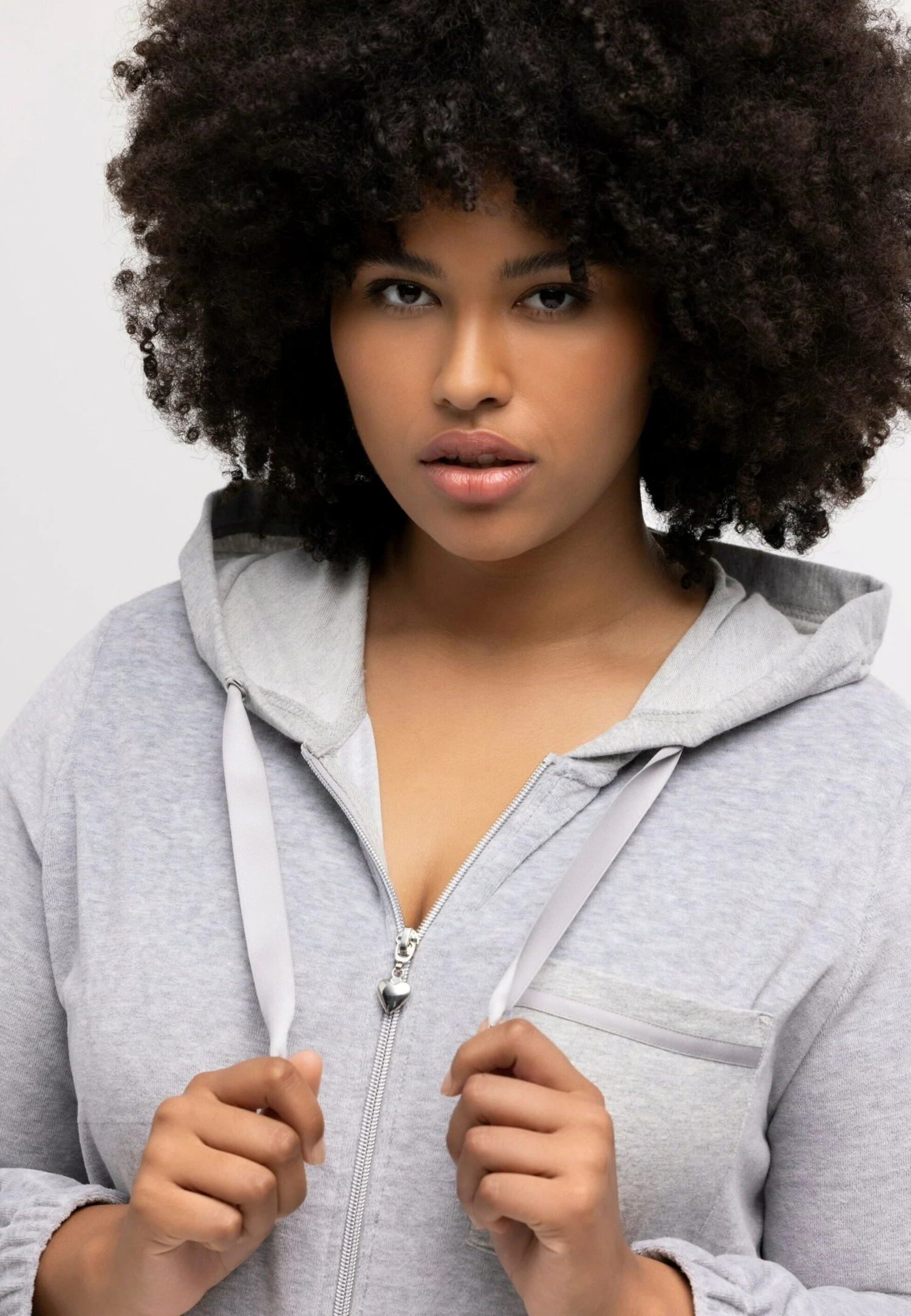 Ulla Popken LOUNGEWEAR KAPUZE - Bluza Rozpinana - Hellgrau Mélange 6 Ulla Popken LOUNGEWEAR KAPUZE - Bluza Rozpinana - Hellgrau Mélange - obrazek 4